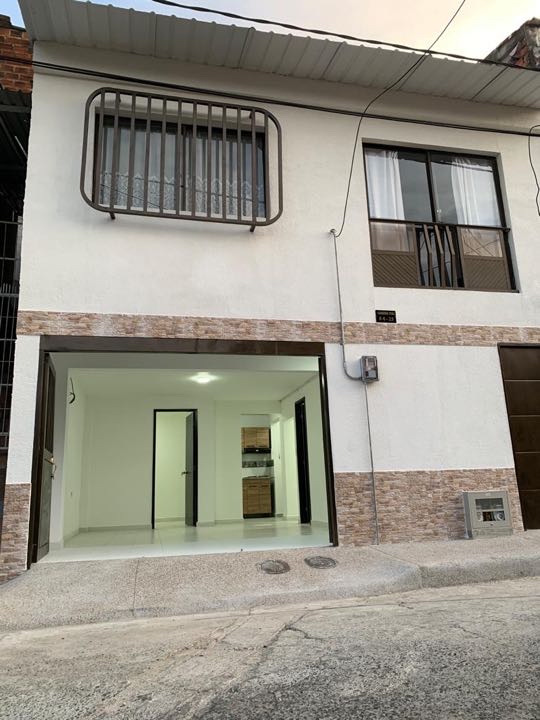 Imagen de SE RENTA APARTA ESTUDIO - LOCAL SECTOR ALFONSO LOPEZ (IN-465)