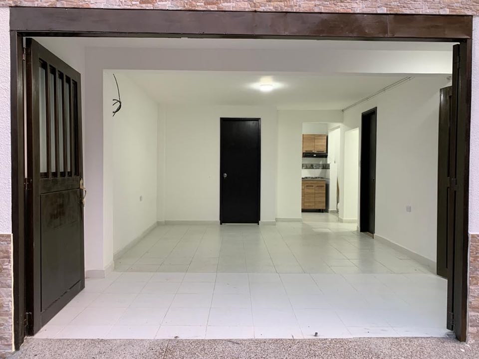 Imagen de SE RENTA APARTA ESTUDIO - LOCAL SECTOR ALFONSO LOPEZ (IN-465)
