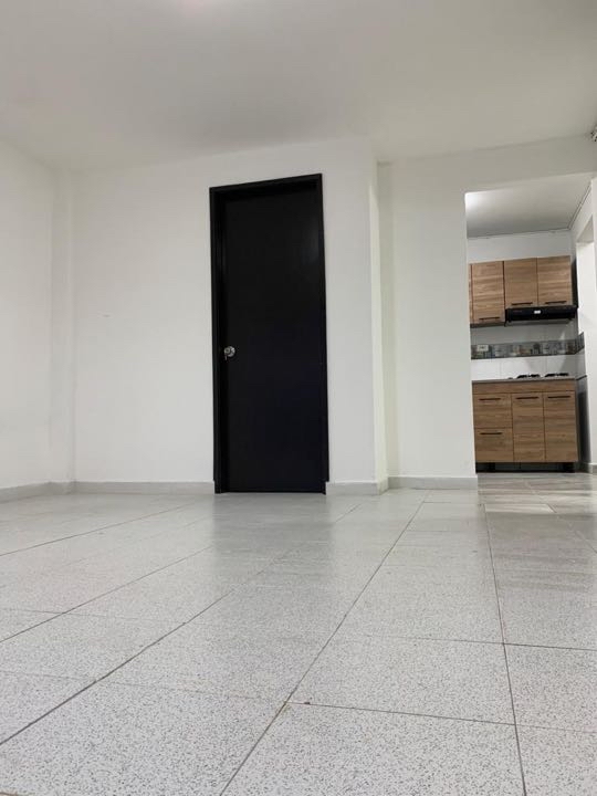 Imagen de SE RENTA APARTA ESTUDIO - LOCAL SECTOR ALFONSO LOPEZ (IN-465)