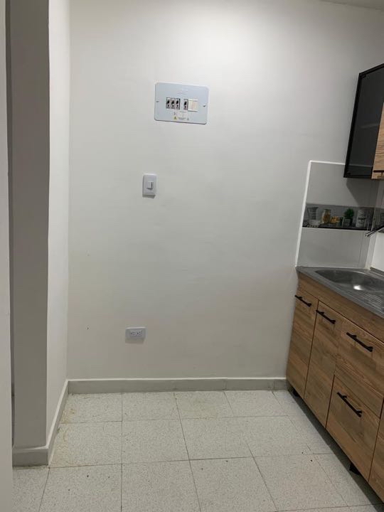 Imagen de SE RENTA APARTA ESTUDIO - LOCAL SECTOR ALFONSO LOPEZ (IN-465)