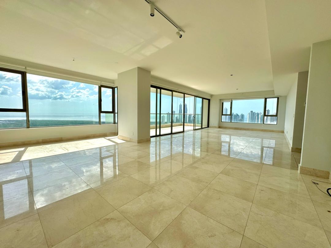 Se vende apartamento con vista mar en Santa Maria