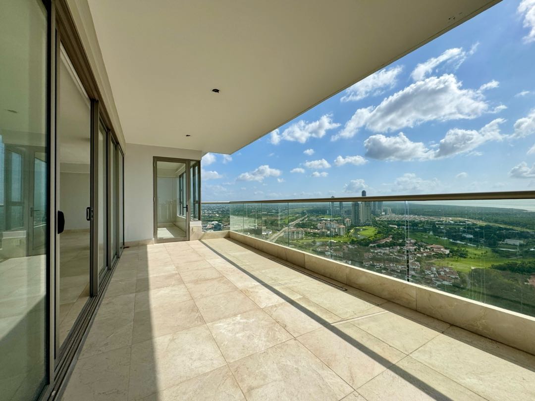 Se vende apartamento con vista mar en Santa Maria