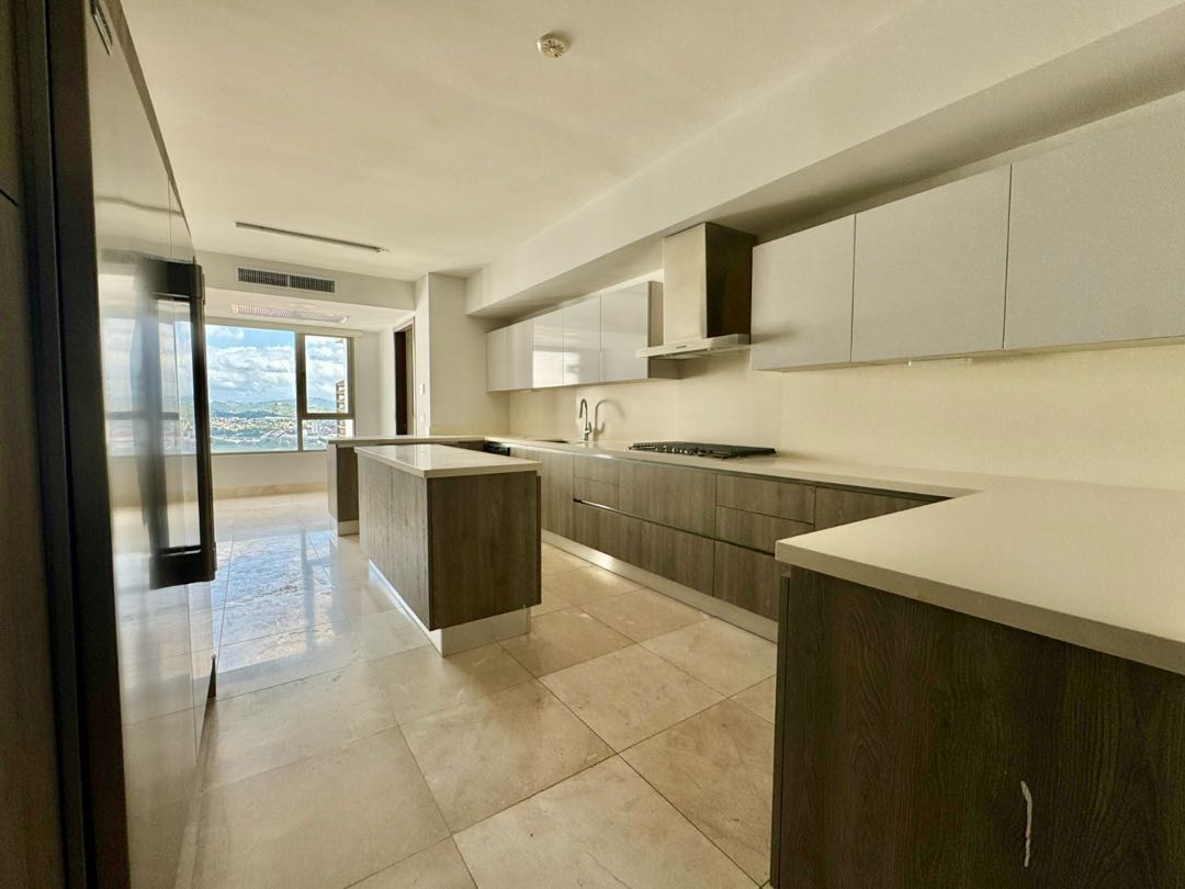 Se vende apartamento con vista mar en Santa Maria