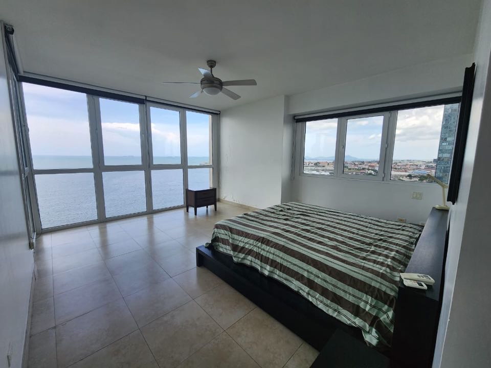 SE VENDE APARTAMENTO EN AVENIDA BALBOA, PH H20