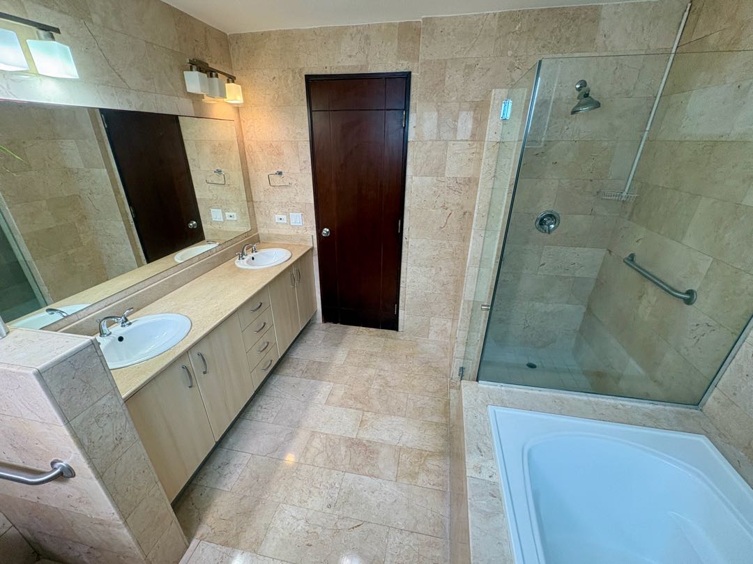 SE VENDE APARTAMENTO EN PH MAR ABIERTO