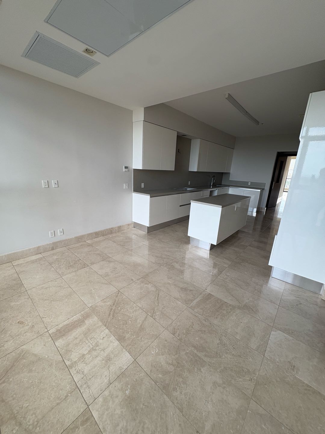 Se Vende Apartamento en PH Albatross Santa Maria