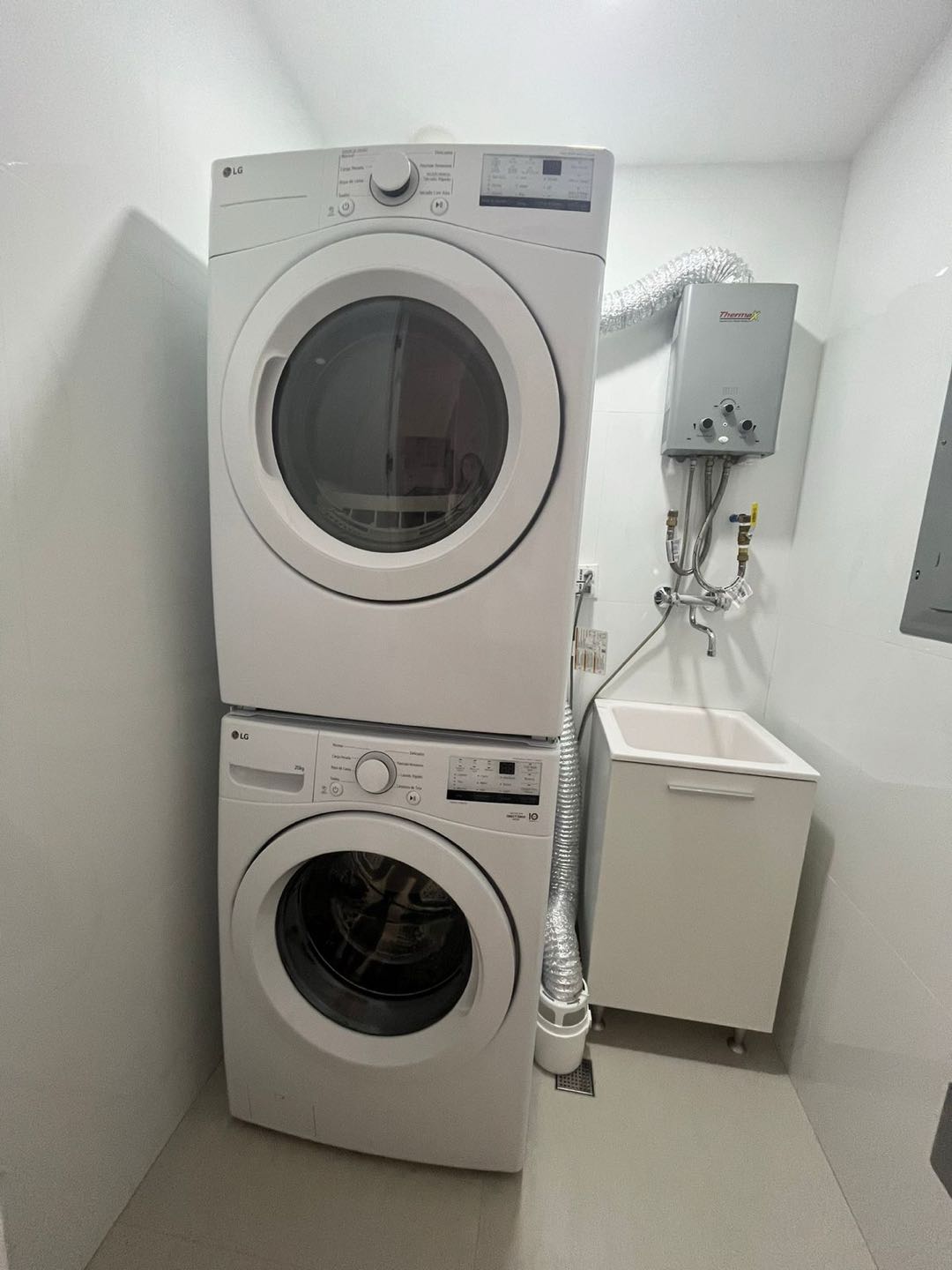 Se Alquila Apartamento en VILLAGE en Santa Maria