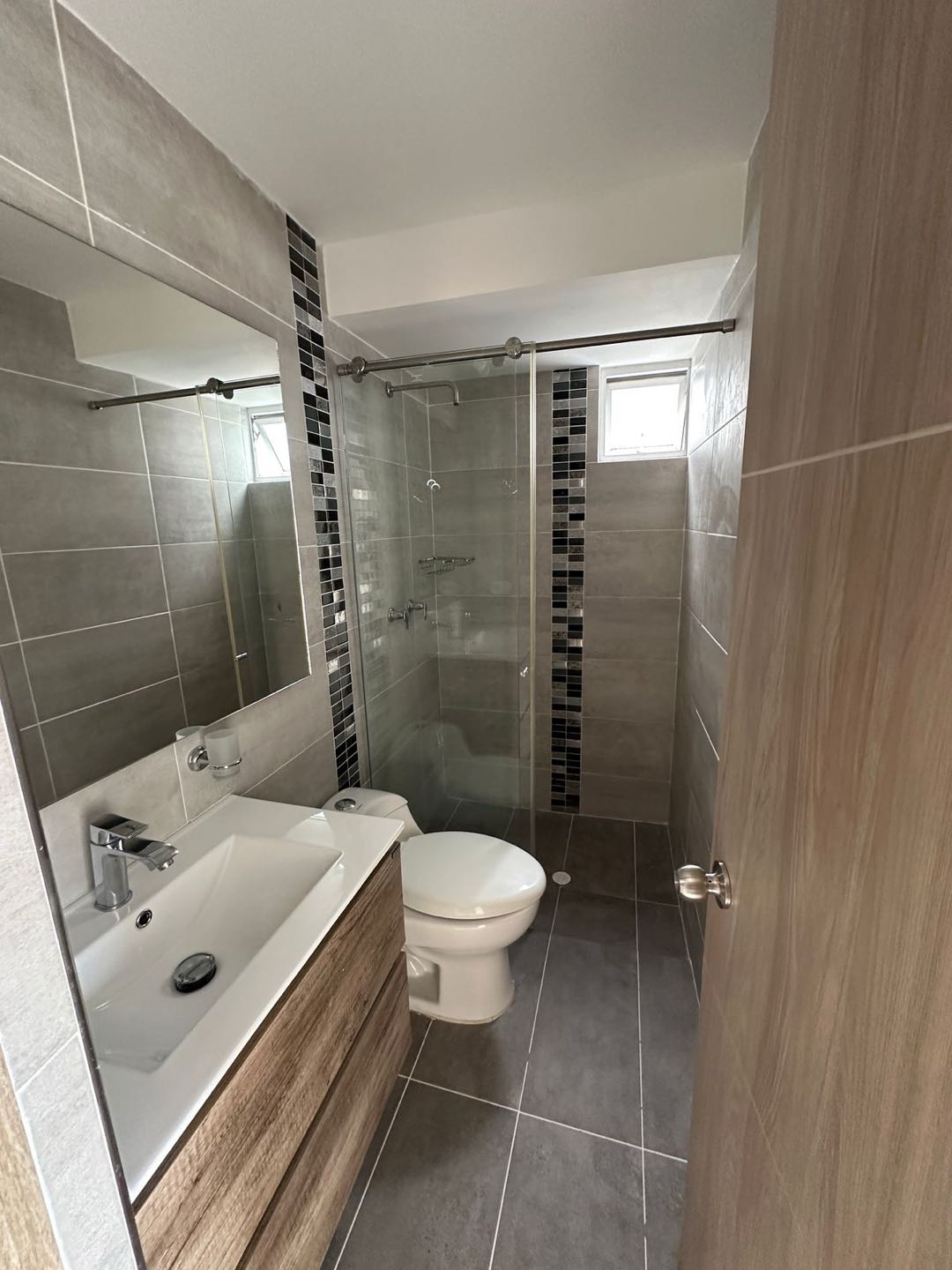 SE VENDE APARTAMENTO EN VALLE DE LILI- UR SANTA ANA