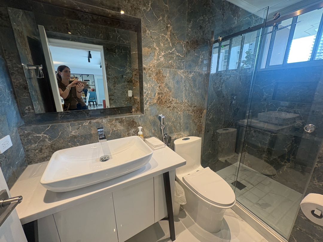 Se Vende Apartamento Remodelado en Torre del Mar, Punta Paitilla