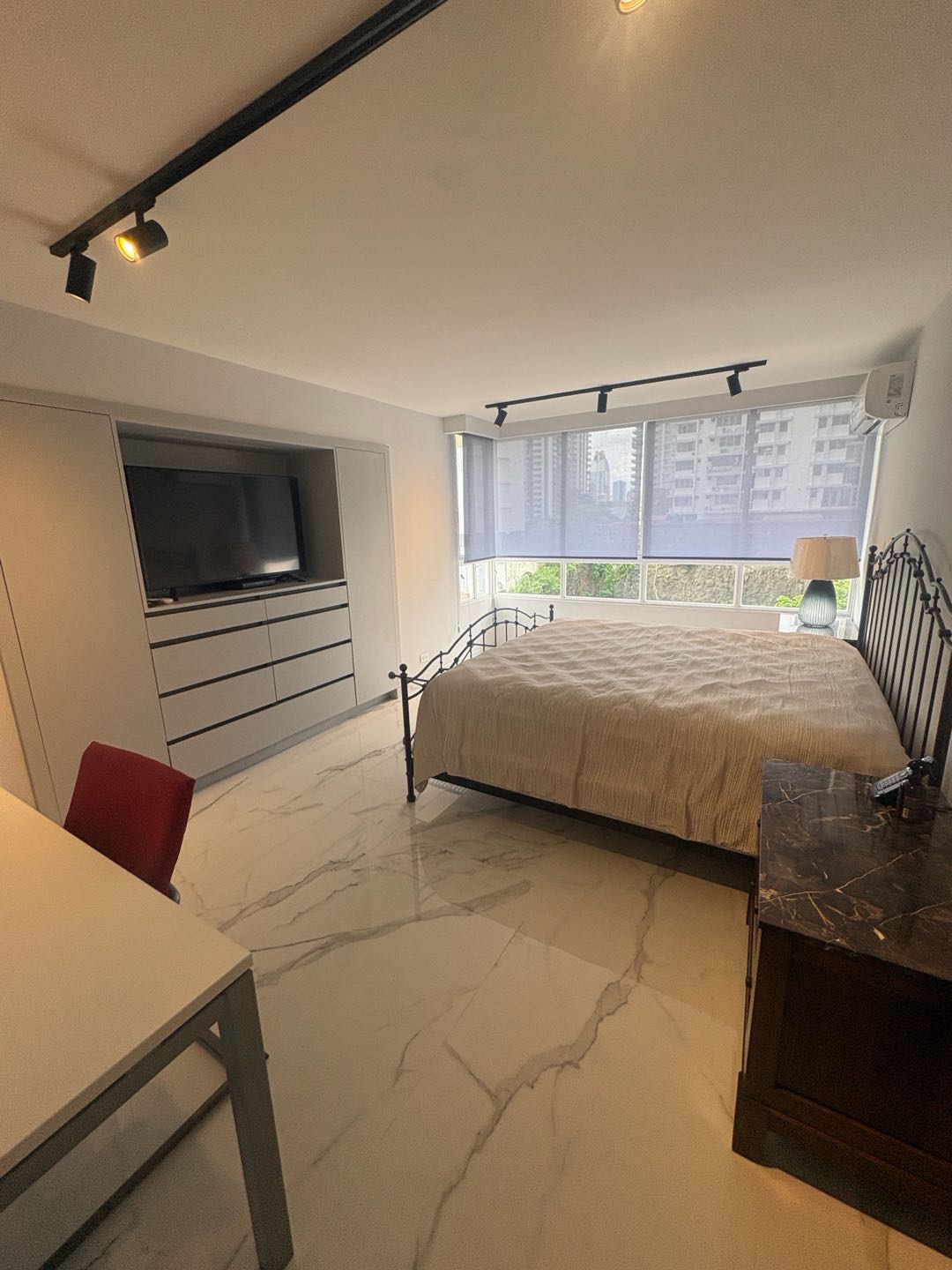 Se Vende Apartamento Remodelado en Torre del Mar, Punta Paitilla