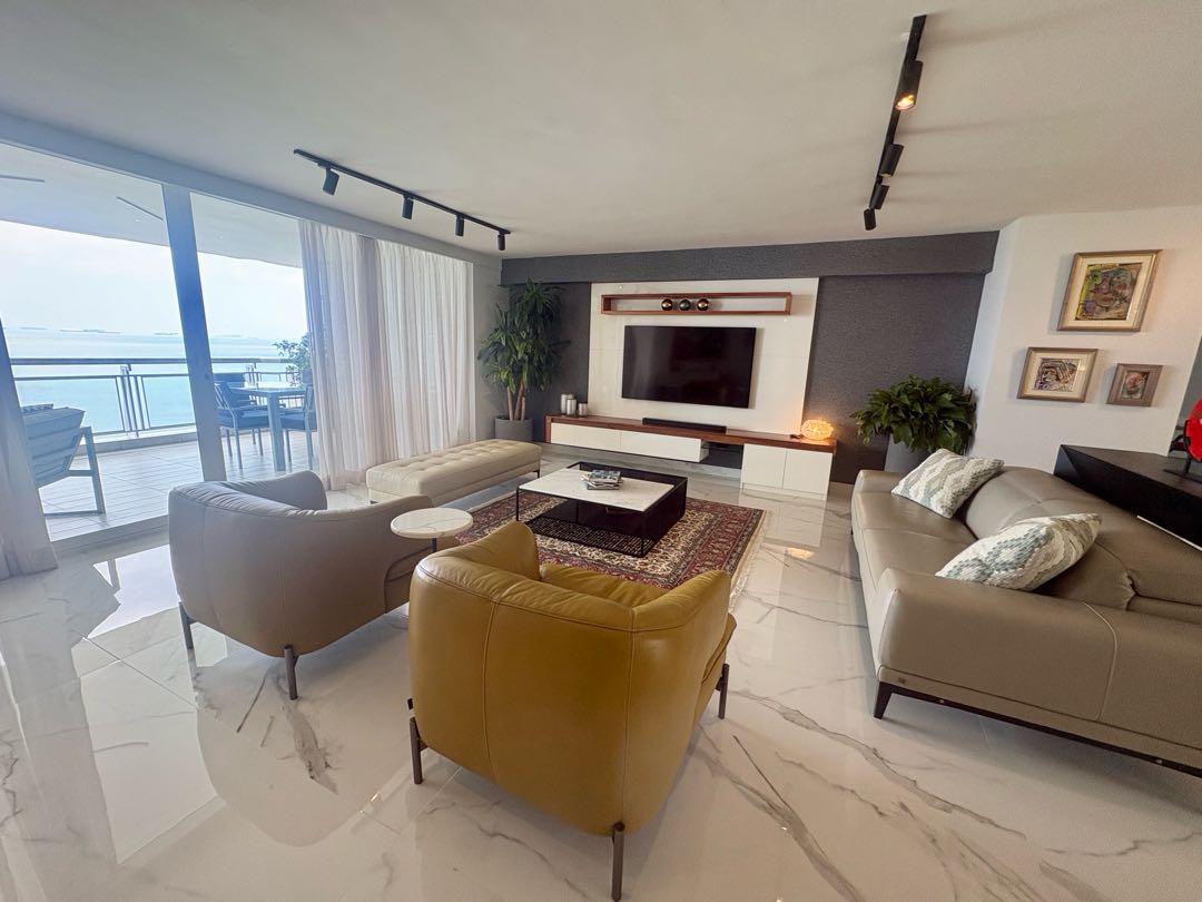 Se Vende Apartamento Remodelado en Torre del Mar, Punta Paitilla