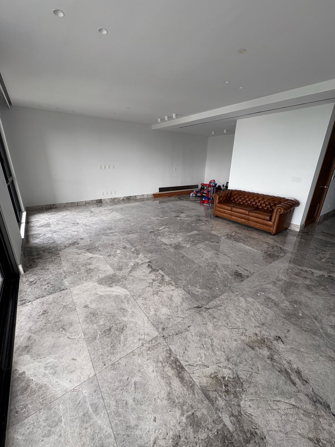 Se Vende PH Empire en Santa de 2 amplias habitaciones Maria