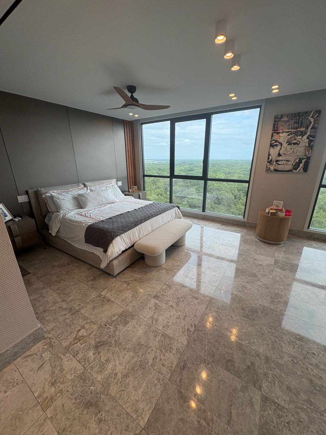 Se Vende PH Empire en Santa de 2 amplias habitaciones Maria