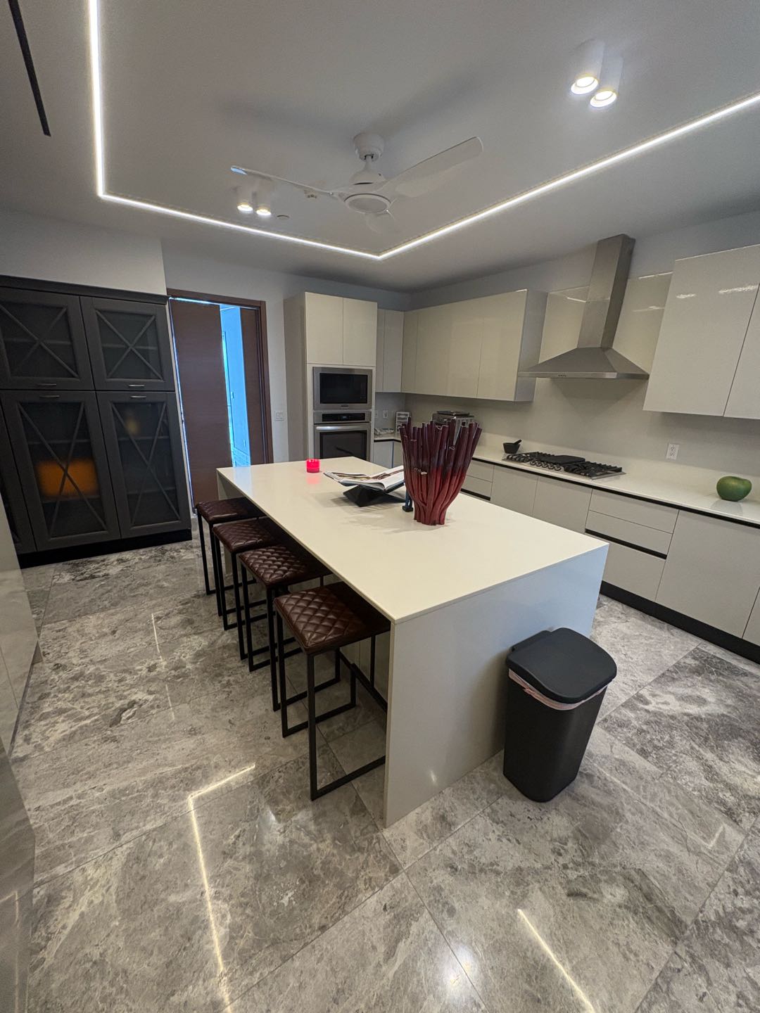 Se Vende PH Empire en Santa de 2 amplias habitaciones Maria