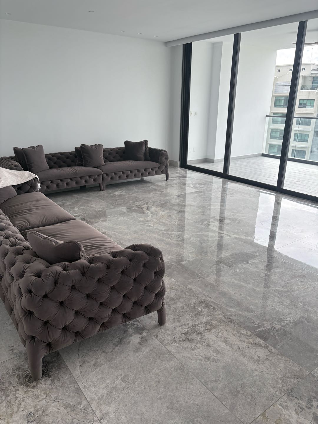 Se Vende PH Empire en Santa de 2 amplias habitaciones Maria