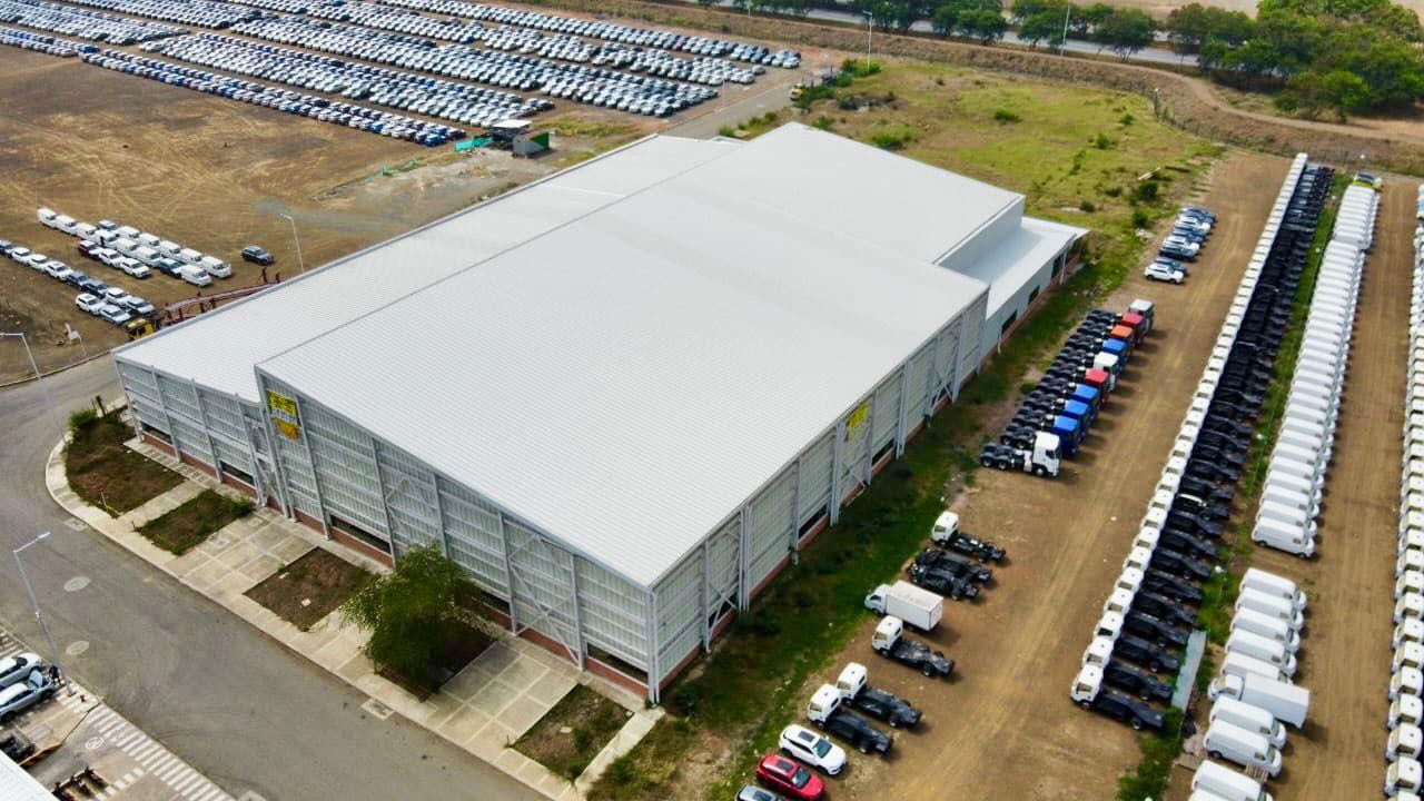 SE VENDE BODEGA DE 7.064mts CON LOTE EN ZONA FRANCA EN CALI.