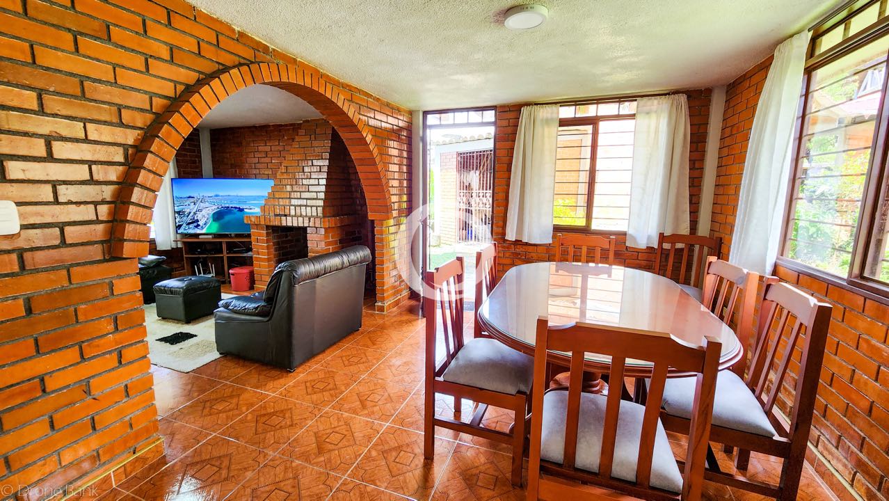 SE VENDE CABAÑA EN EL LAGO CALIMA DARIÉN