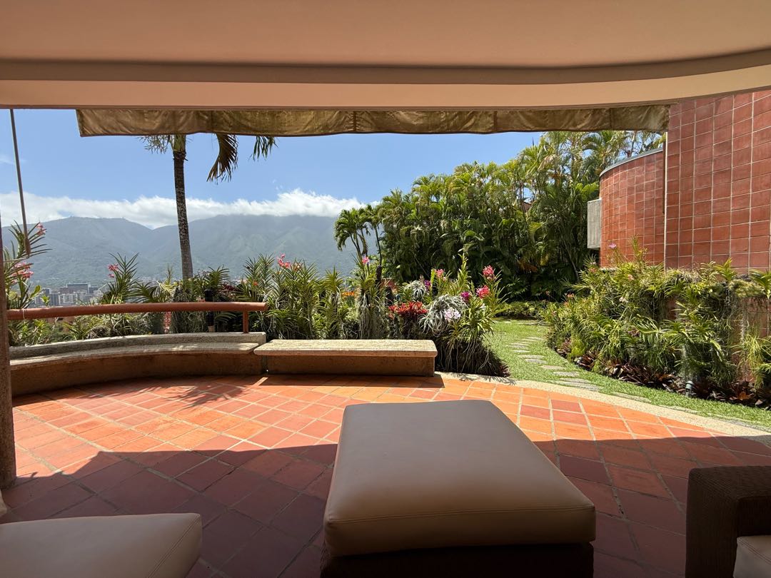 Se vende casa 684m2 Lomas del Mirador 0774 4