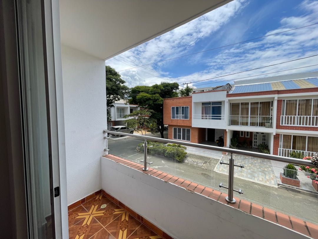 SE VENDE o PERMUTA CASA BIFAMILIAR EN COUNTRY PLAZA JAMUNDI