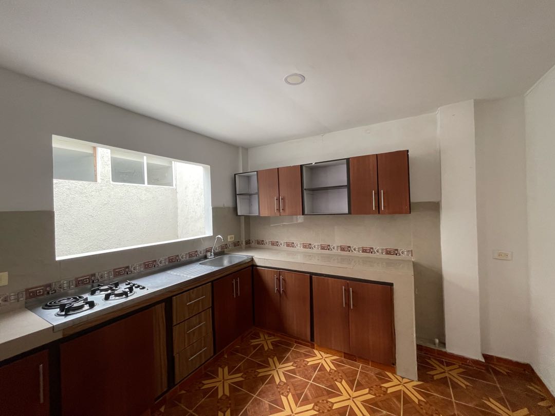 SE VENDE o PERMUTA CASA BIFAMILIAR EN COUNTRY PLAZA JAMUNDI