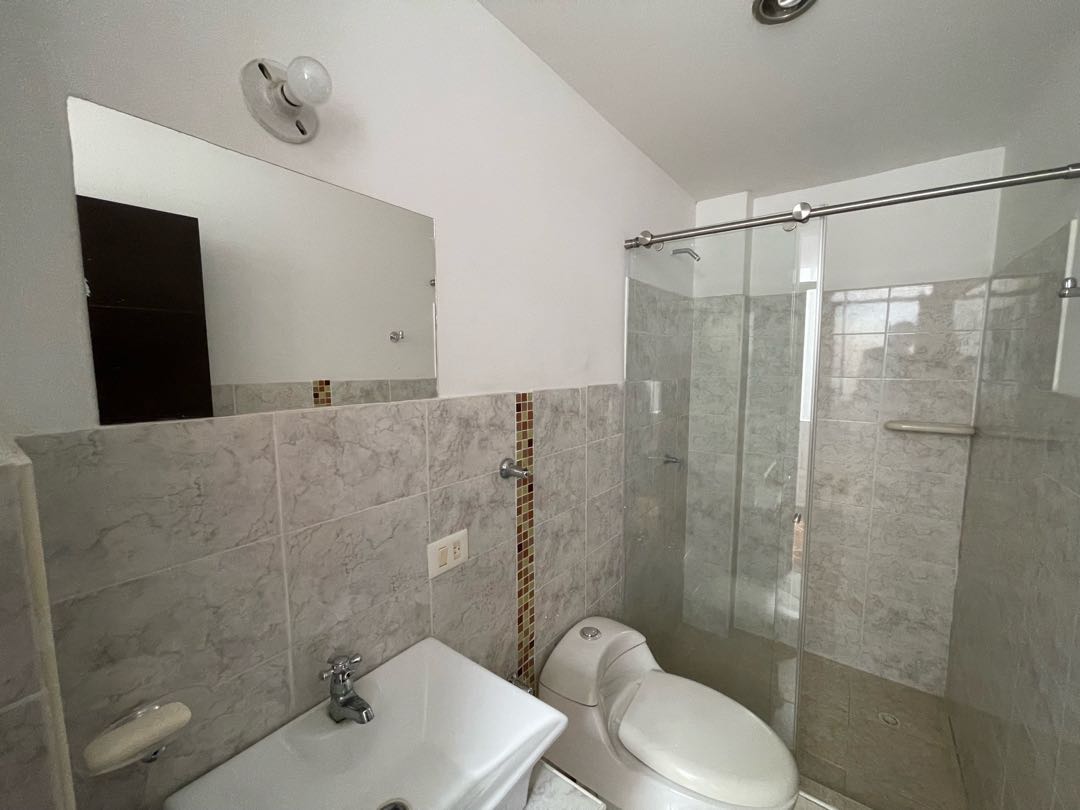 SE VENDE o PERMUTA CASA BIFAMILIAR EN COUNTRY PLAZA JAMUNDI