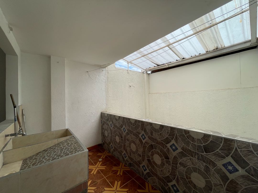 SE VENDE o PERMUTA CASA BIFAMILIAR EN COUNTRY PLAZA JAMUNDI