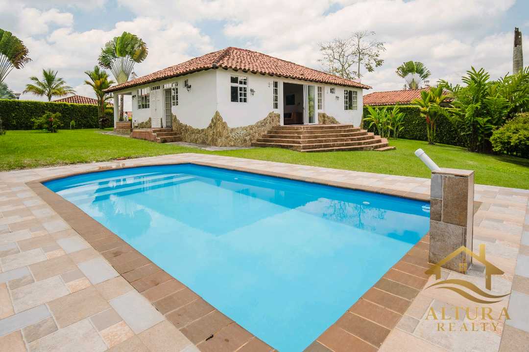 SE VENDE CASA CAMPESTRE ARMENIA MONTENEGRO QUINDIO