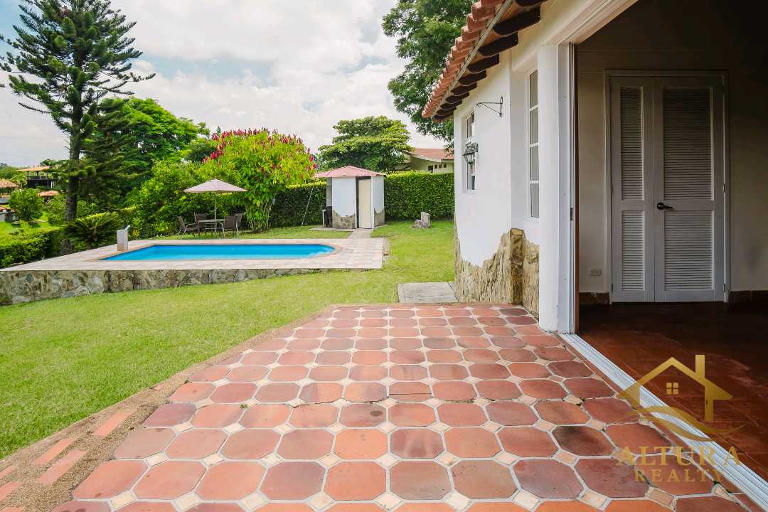 SE VENDE CASA CAMPESTRE ARMENIA MONTENEGRO QUINDIO