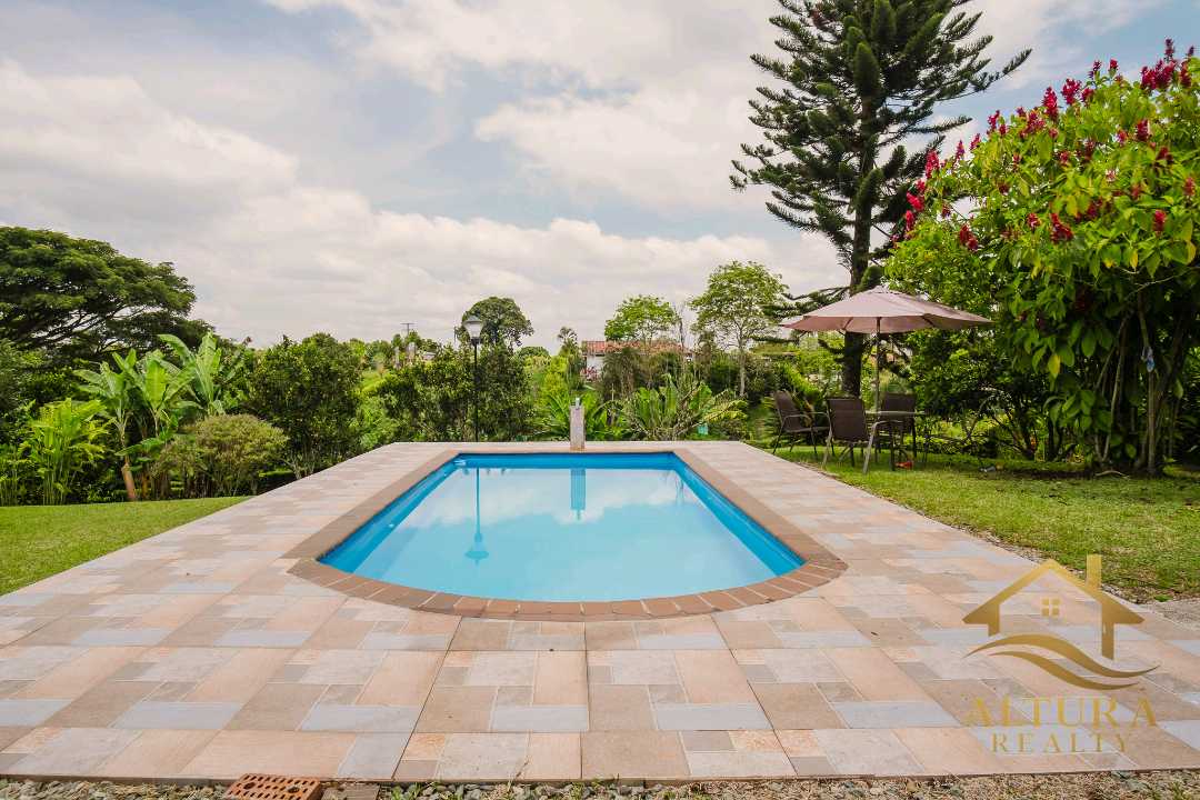 SE VENDE CASA CAMPESTRE ARMENIA MONTENEGRO QUINDIO