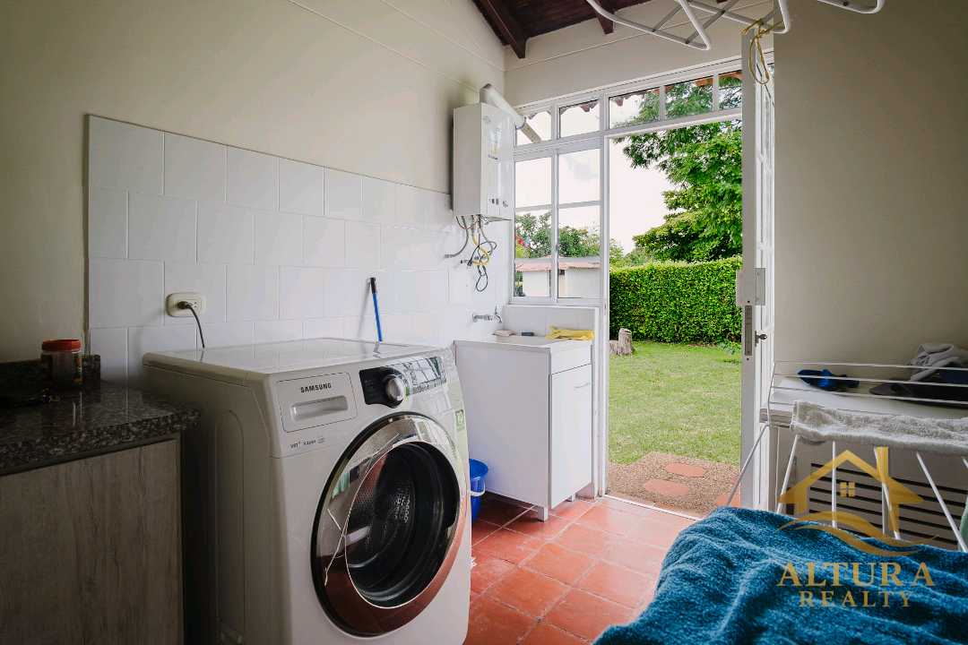 SE VENDE CASA CAMPESTRE ARMENIA MONTENEGRO QUINDIO