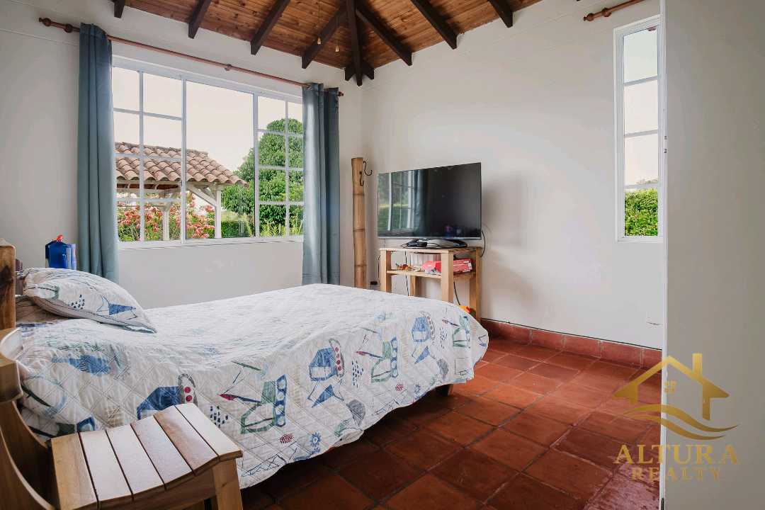 SE VENDE CASA CAMPESTRE ARMENIA MONTENEGRO QUINDIO