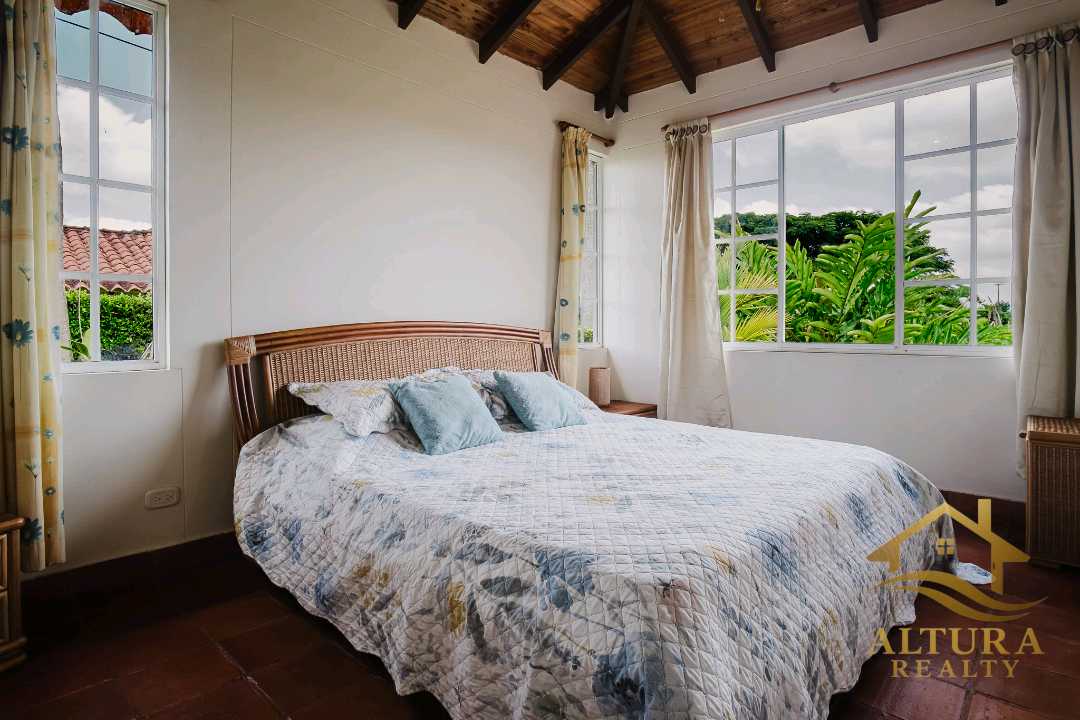 SE VENDE CASA CAMPESTRE ARMENIA MONTENEGRO QUINDIO