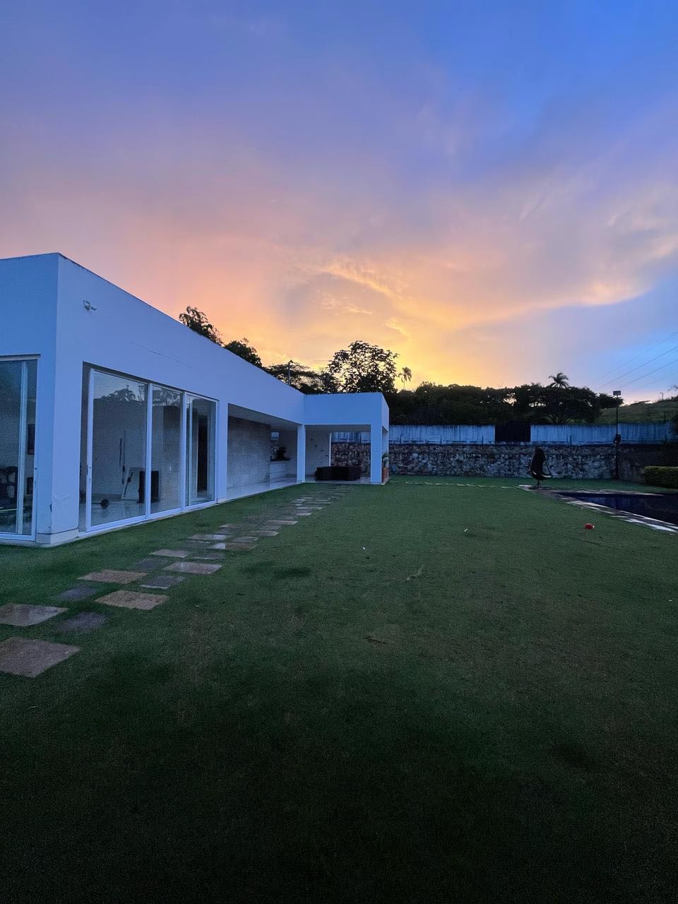 SE VENDE CASA CAMPESTRE DE EN DELONIX  CIUDAD JARDÍN CALI