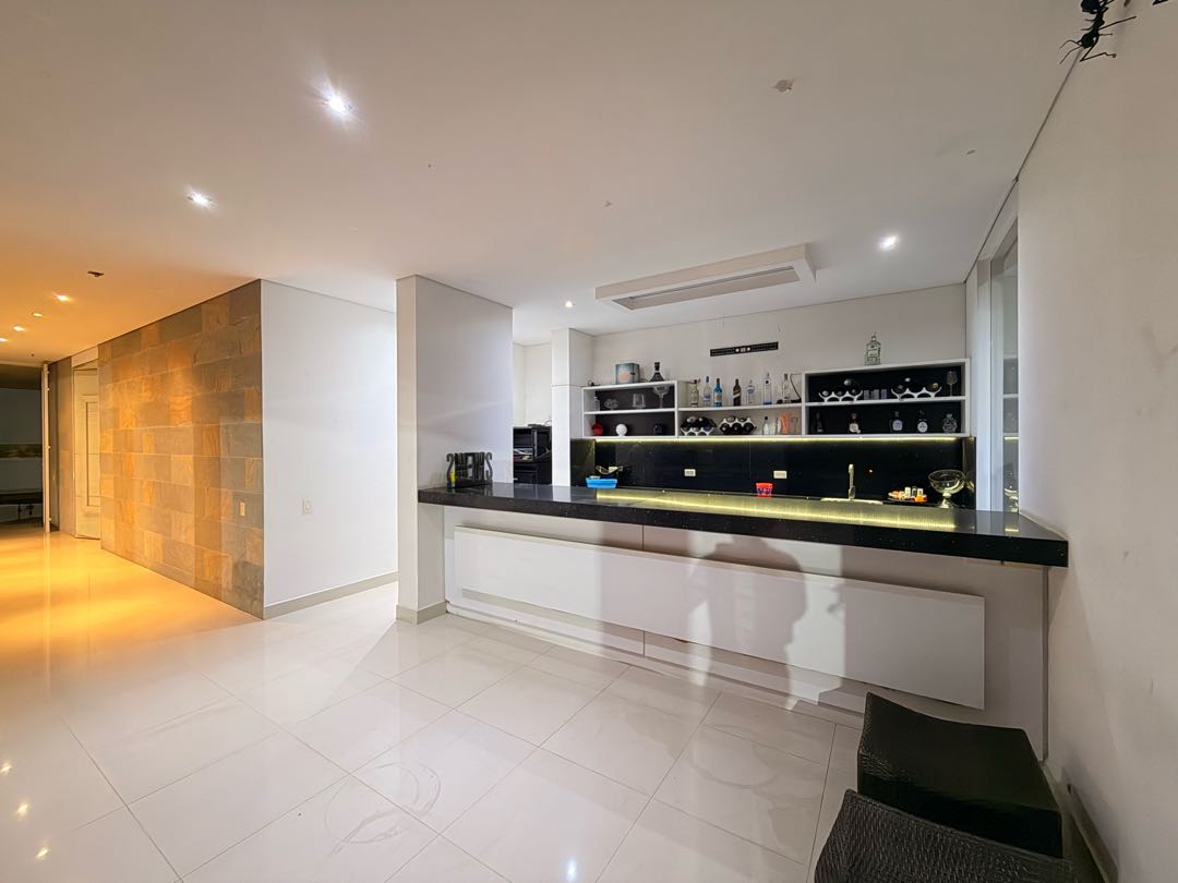 SE VENDE CASA CAMPESTRE DE EN DELONIX  CIUDAD JARDÍN CALI