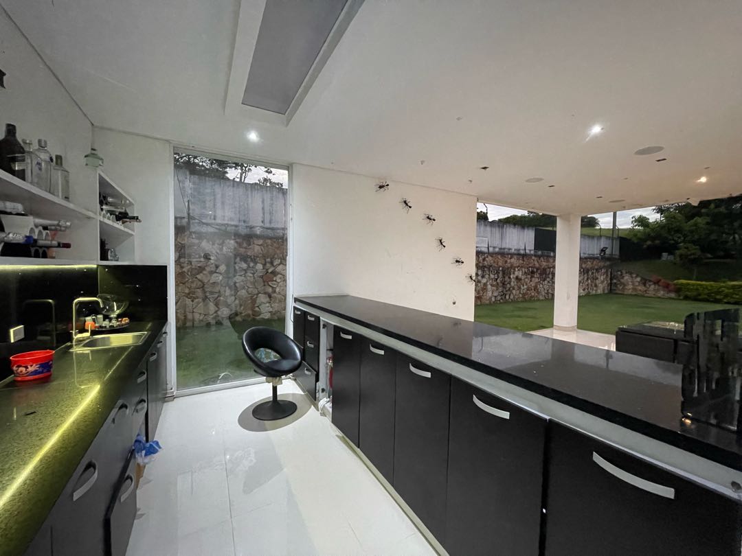 SE VENDE CASA CAMPESTRE DE EN DELONIX  CIUDAD JARDÍN CALI