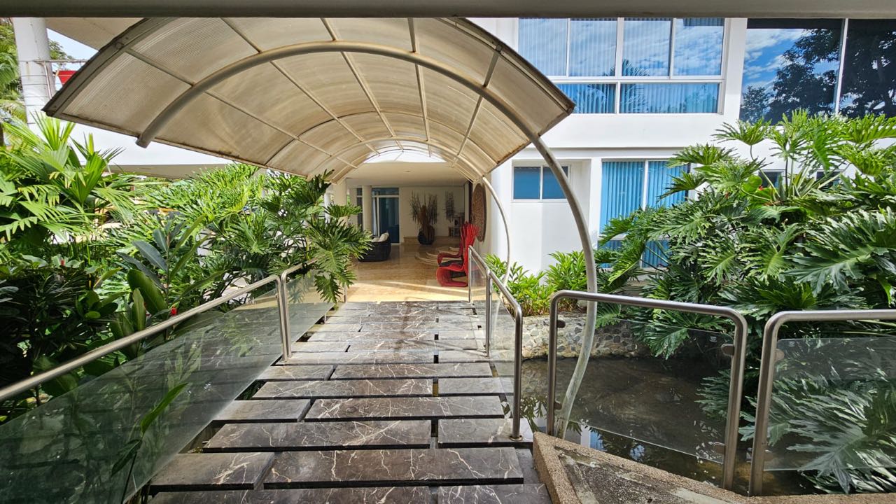 SE VENDE CASA TROPICAL EN LA MARIA PANCE