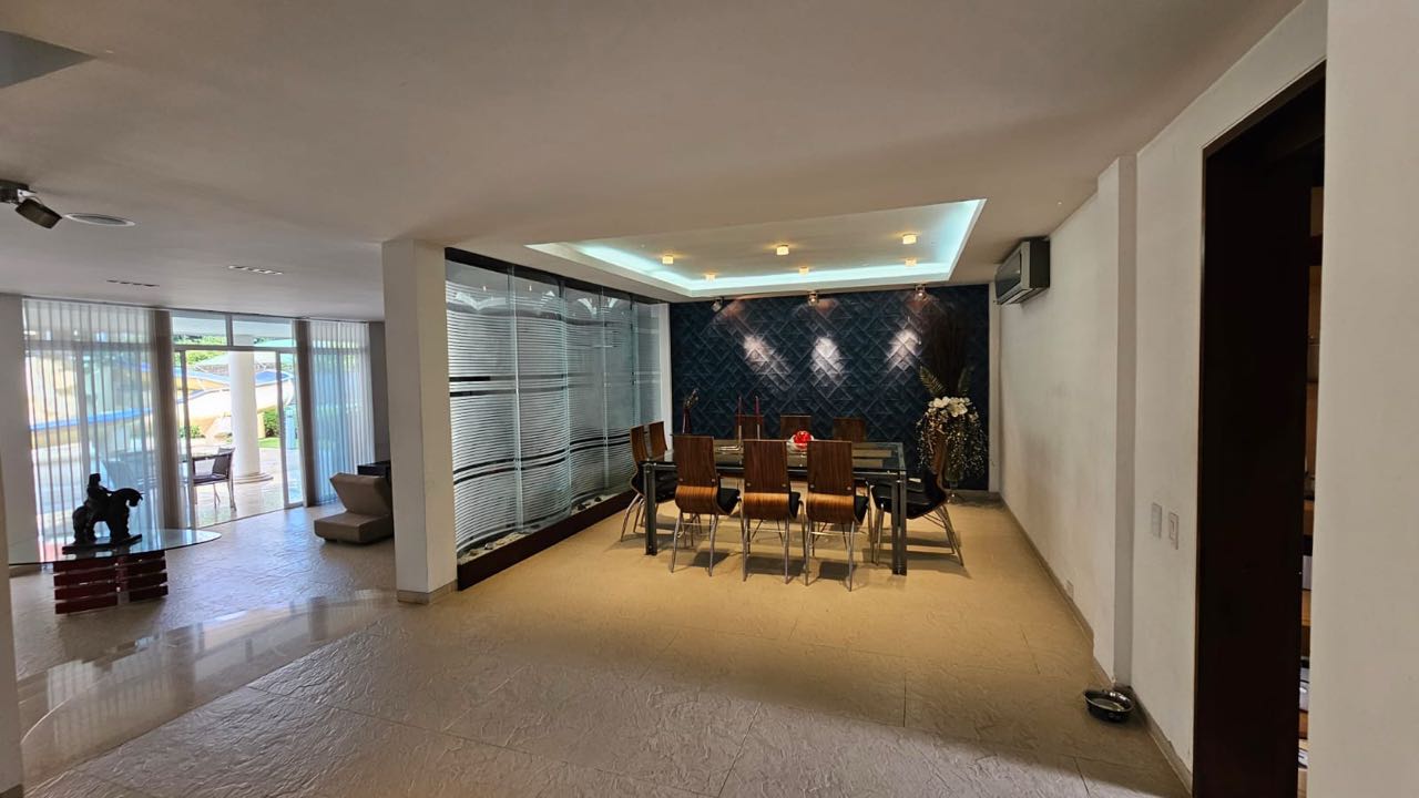 SE VENDE CASA TROPICAL EN LA MARIA PANCE
