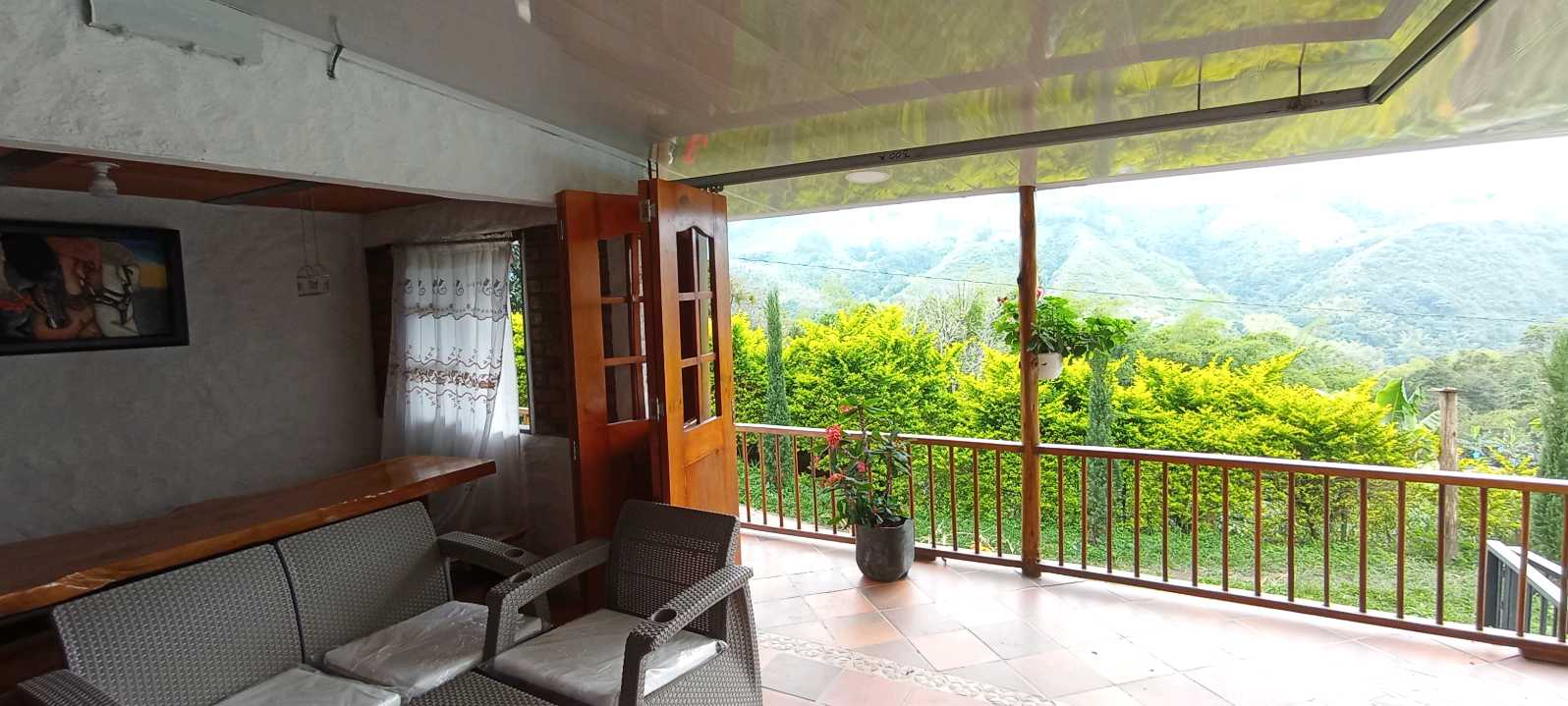 SE VENDE CASA CAMPESTRE EN SALENTO