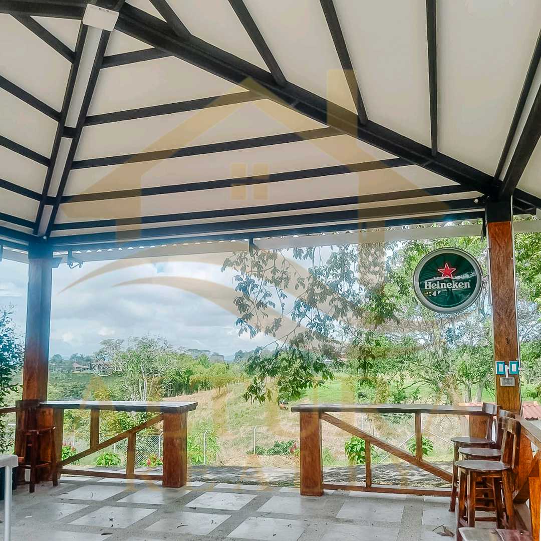 SE VENDE CASA CAMPESTRE ENTRE ARMENIA Y CIRCASIA