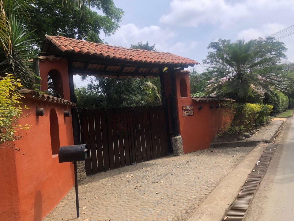 CASA COLONIAL Y CAMPESTRE EN LA MORADA JAMUNDI