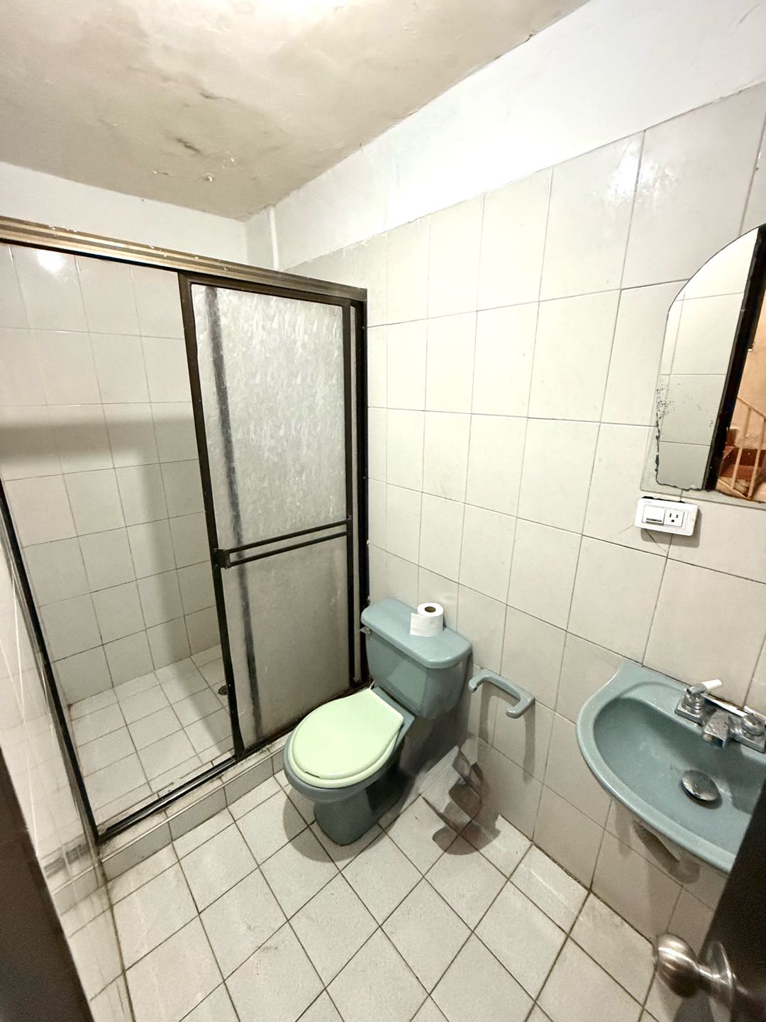 SE VENDE CASA DE DOS PISOS EN BARRIO CALIMA CALI ND9051188