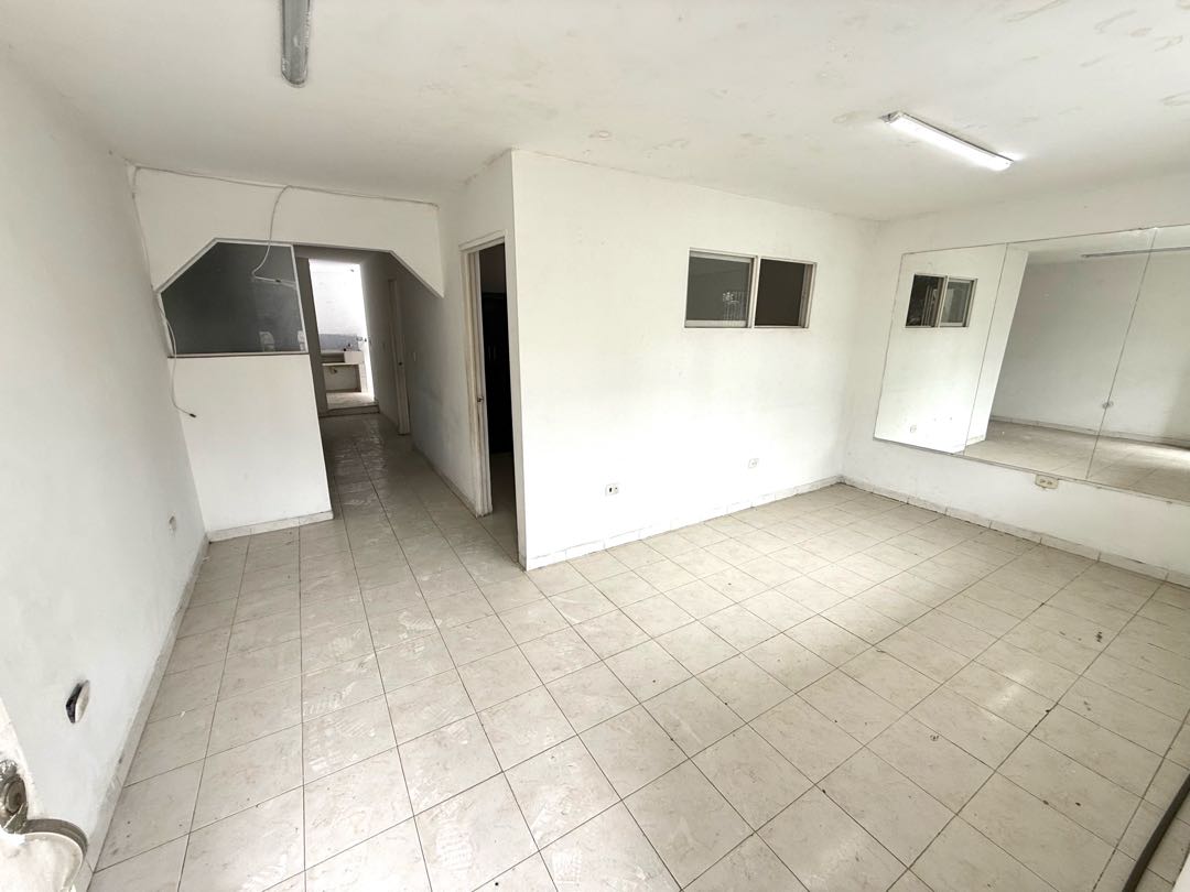 SE VENDE CASA DE DOS PISOS EN BARRIO CALIMA CALI ND9051188