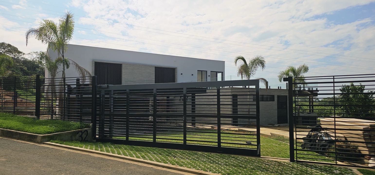 SE VENDE CASA DE LUJO EN CLUB HÍPICO YARUMAL – PANCE CALI