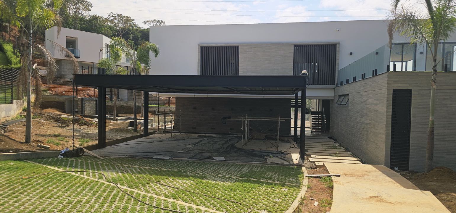 SE VENDE CASA DE LUJO EN CLUB HÍPICO YARUMAL – PANCE CALI
