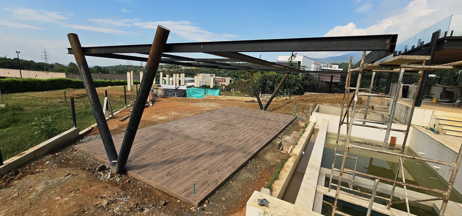 SE VENDE CASA DE LUJO EN CLUB HÍPICO YARUMAL – PANCE CALI