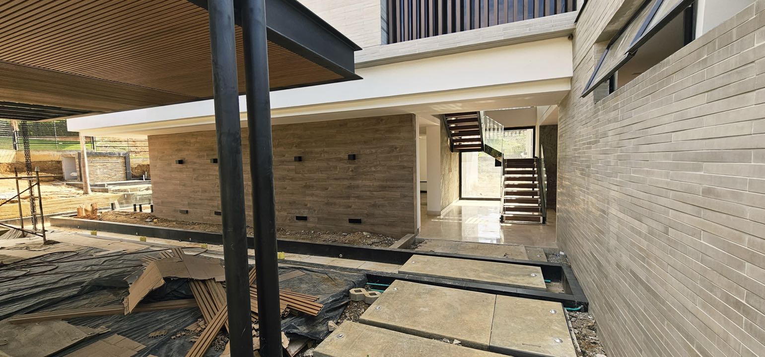 SE VENDE CASA DE LUJO EN CLUB HÍPICO YARUMAL – PANCE CALI