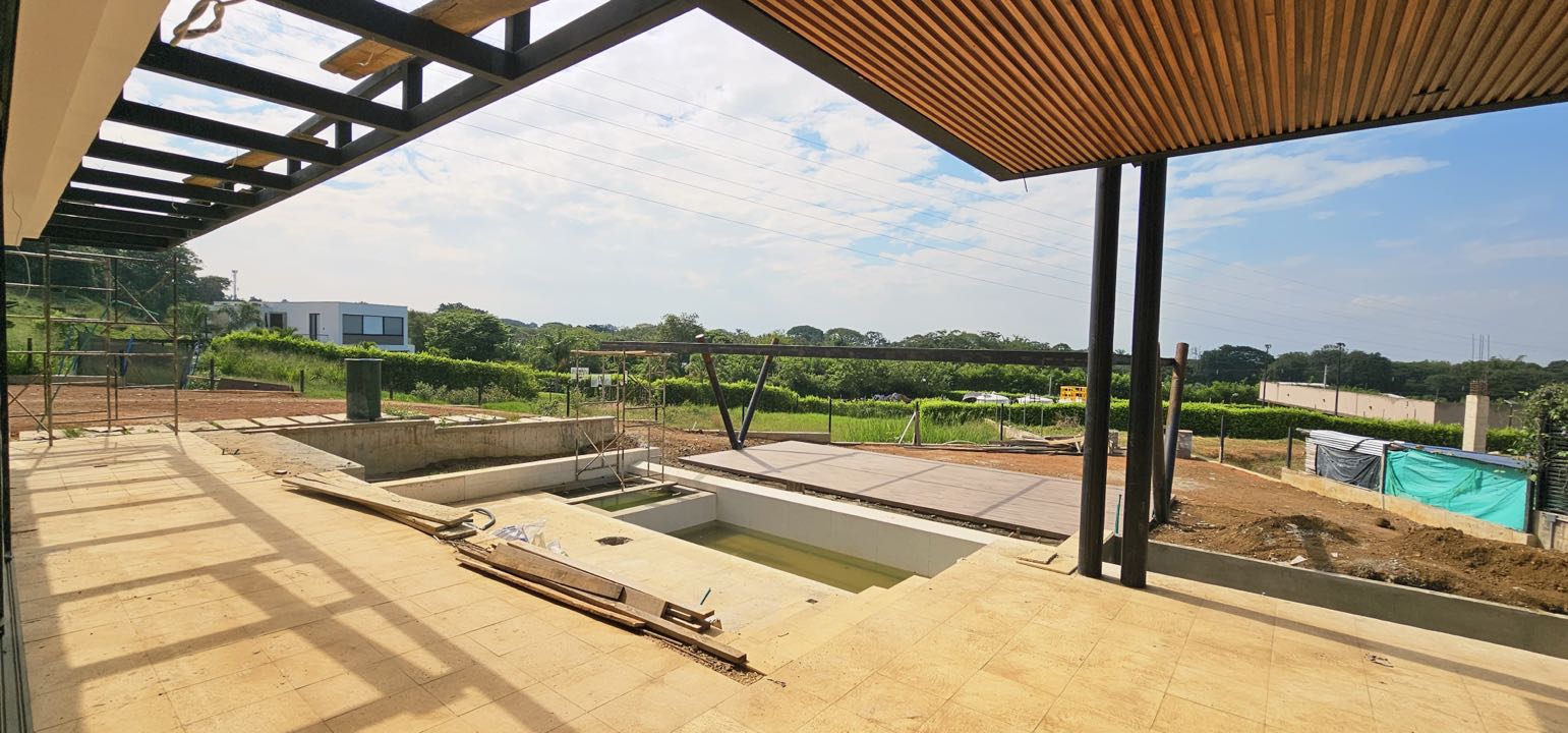 SE VENDE CASA DE LUJO EN CLUB HÍPICO YARUMAL – PANCE CALI