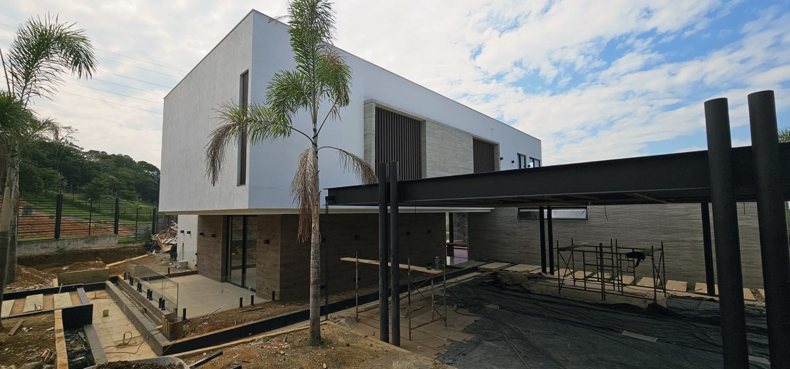SE VENDE CASA DE LUJO EN CLUB HÍPICO YARUMAL – PANCE CALI
