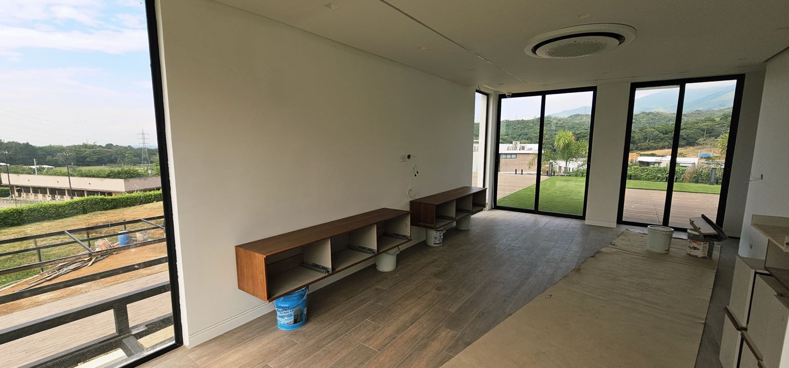 SE VENDE CASA DE LUJO EN CLUB HÍPICO YARUMAL – PANCE CALI