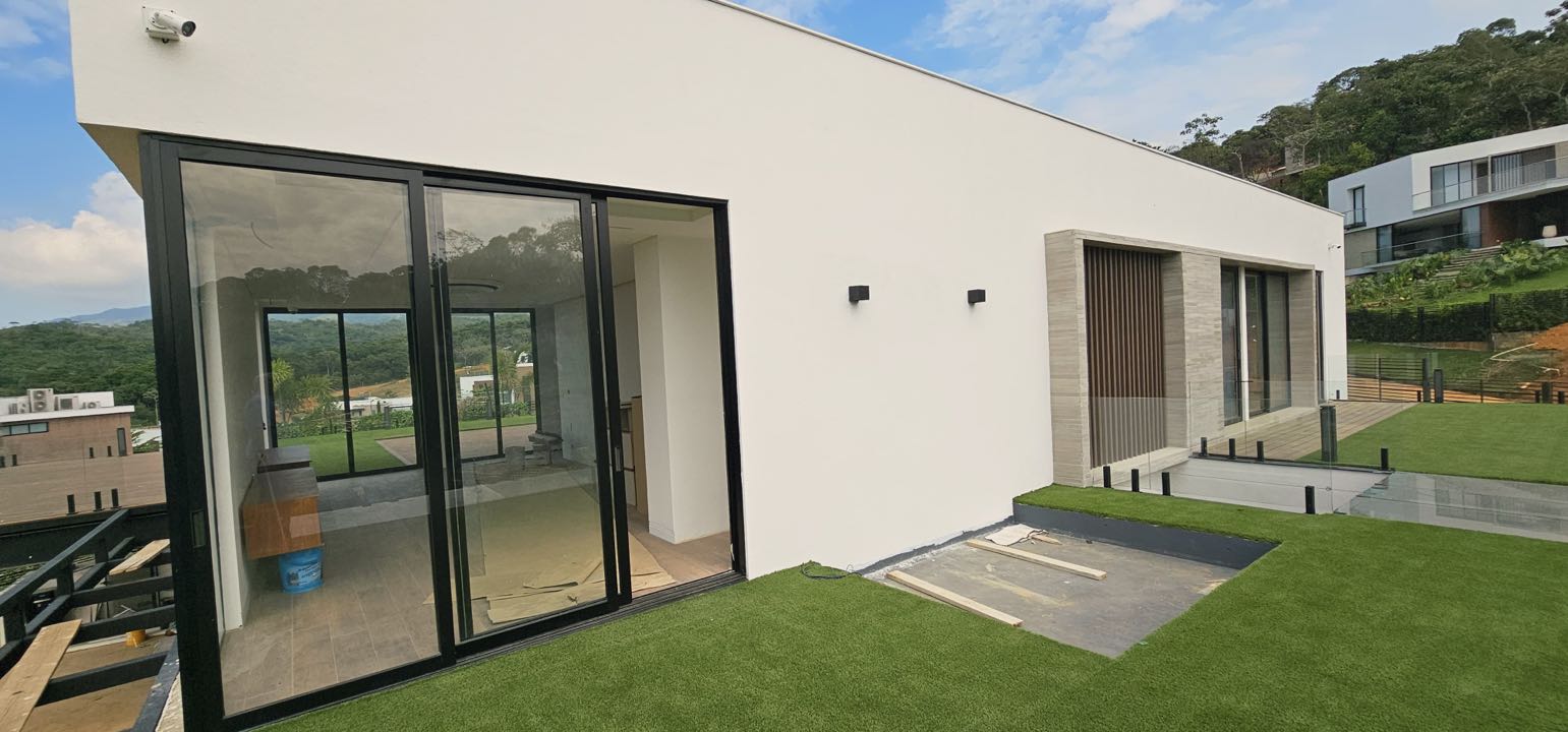SE VENDE CASA DE LUJO EN CLUB HÍPICO YARUMAL – PANCE CALI